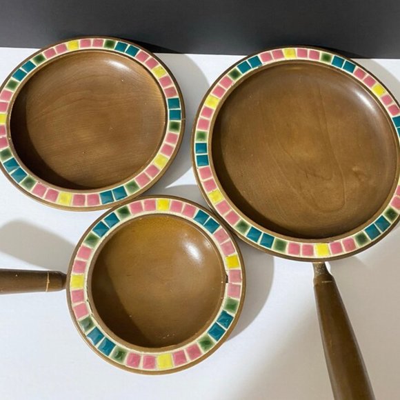 Vintage Wooden dishes with detachable handles Set Of 3, Wooden round plate - Picture 2 of 10